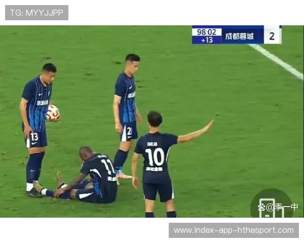 裁判判罚成焦点，VAR引发新争议